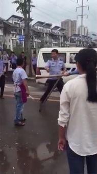 踩脖子视频,揭秘踩脖子视频背后的真相与警示