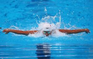 蛙泳视频,跟随视频学游泳