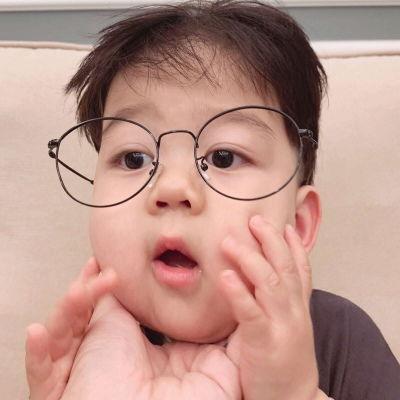 漂亮小男孩图片大全,精选可爱小男孩萌照集锦