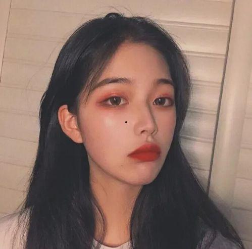 真实女生图片,展现女性魅力瞬间