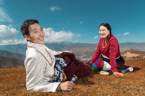 藏式婚纱照图片大全,藏式婚纱照中的美丽瞬间