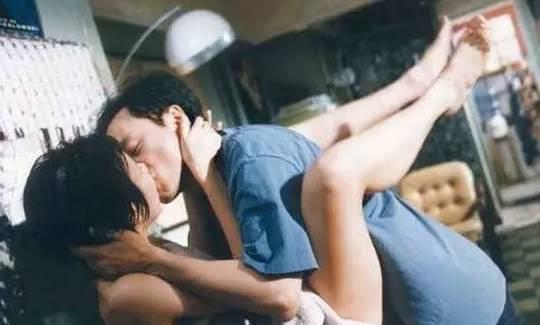 香港浴池床戏,床戏背后的文化探秘