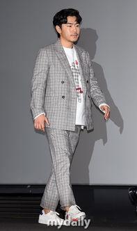 严福童韩国,韩国演艺圈的璀璨新星