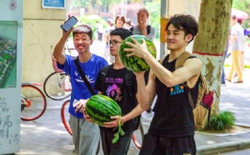 最新吃瓜爆料学生多人,多生疑云，真相即将揭晓