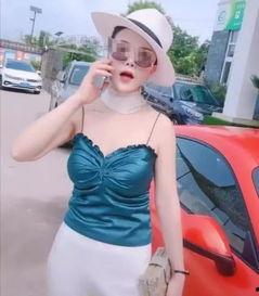 今日吃瓜女司机是谁,揭秘“吃瓜女司机”背后的故事