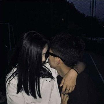 暧昧图片,暧昧光影下的情感迷局